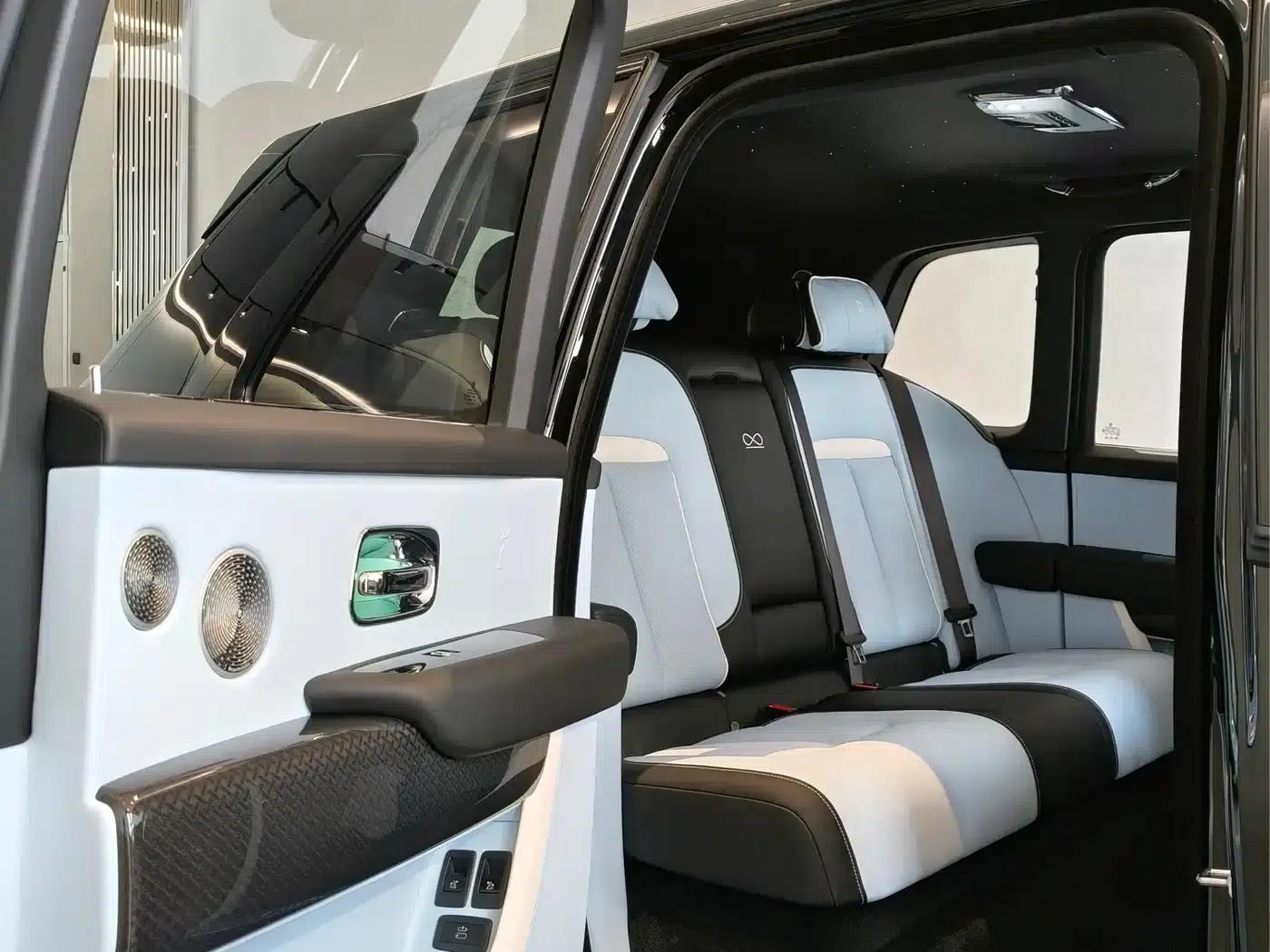 2024 Cullinan Black Badge — миниатюра 9