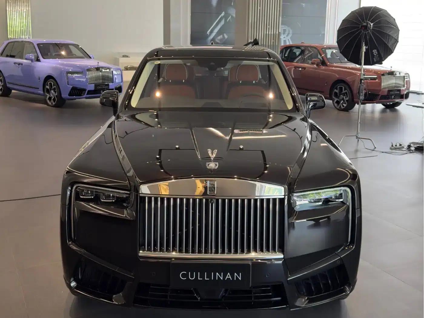 2024 Cullinan, four-seater version — миниатюра 2