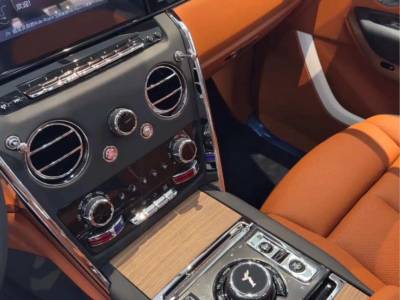 2024 Cullinan, four-seater version — миниатюра 12