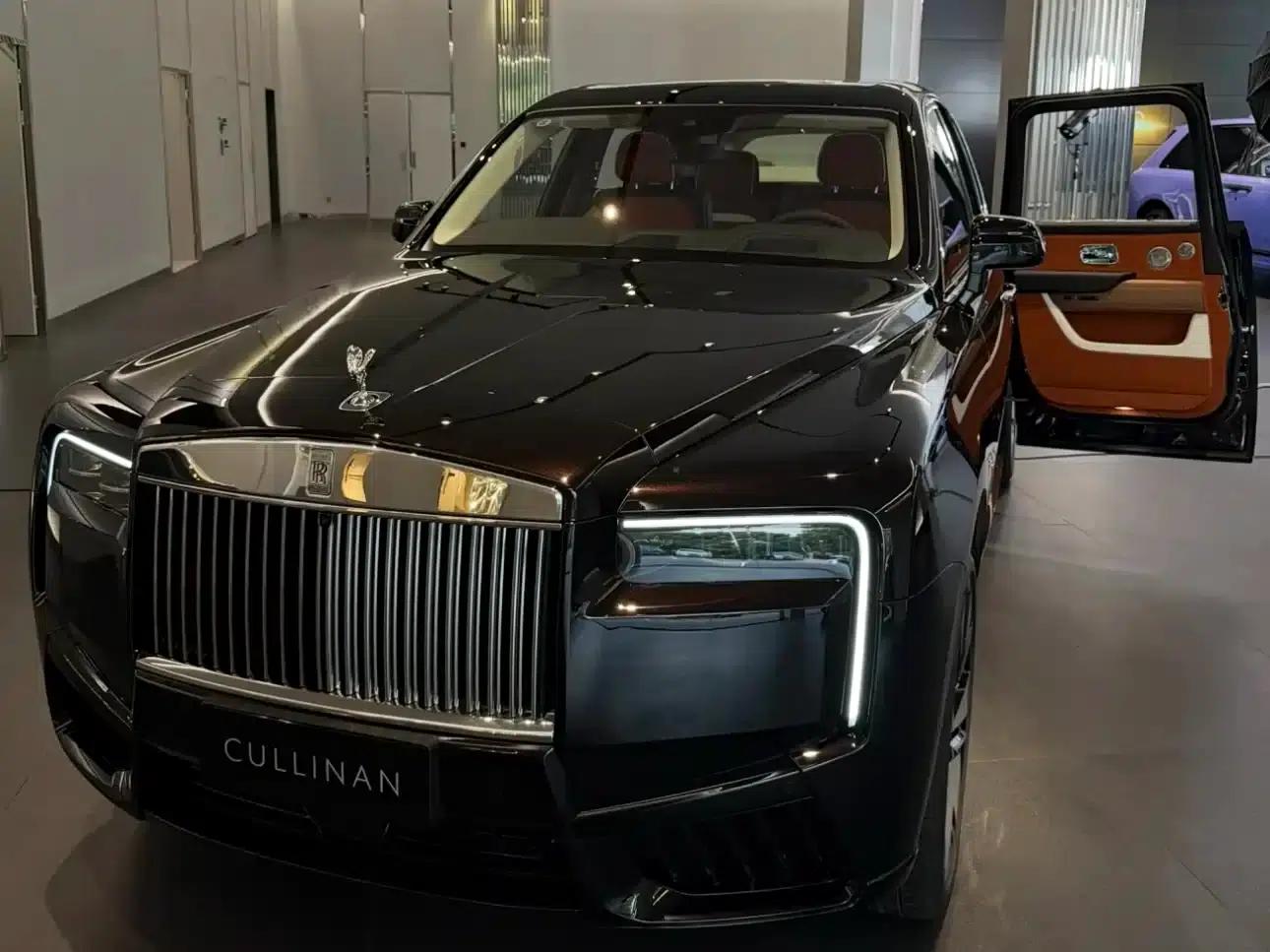 2024 Cullinan, four-seater version — миниатюра 14