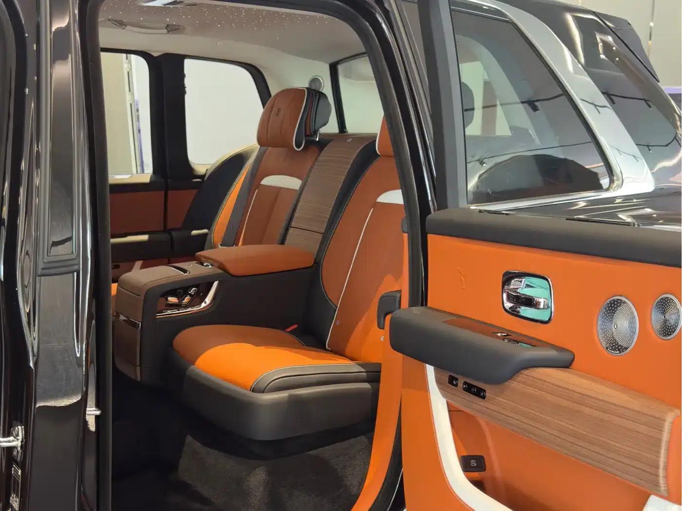 2024 Cullinan, four-seater version — миниатюра 6