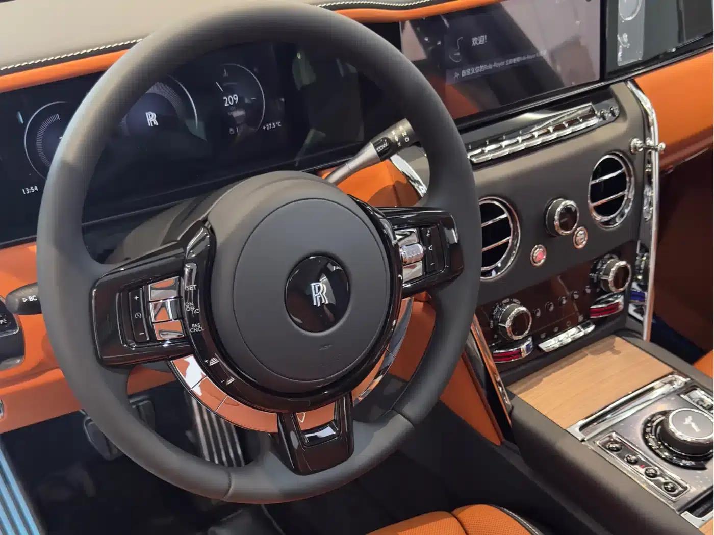 2024 Cullinan, four-seater version — миниатюра 9