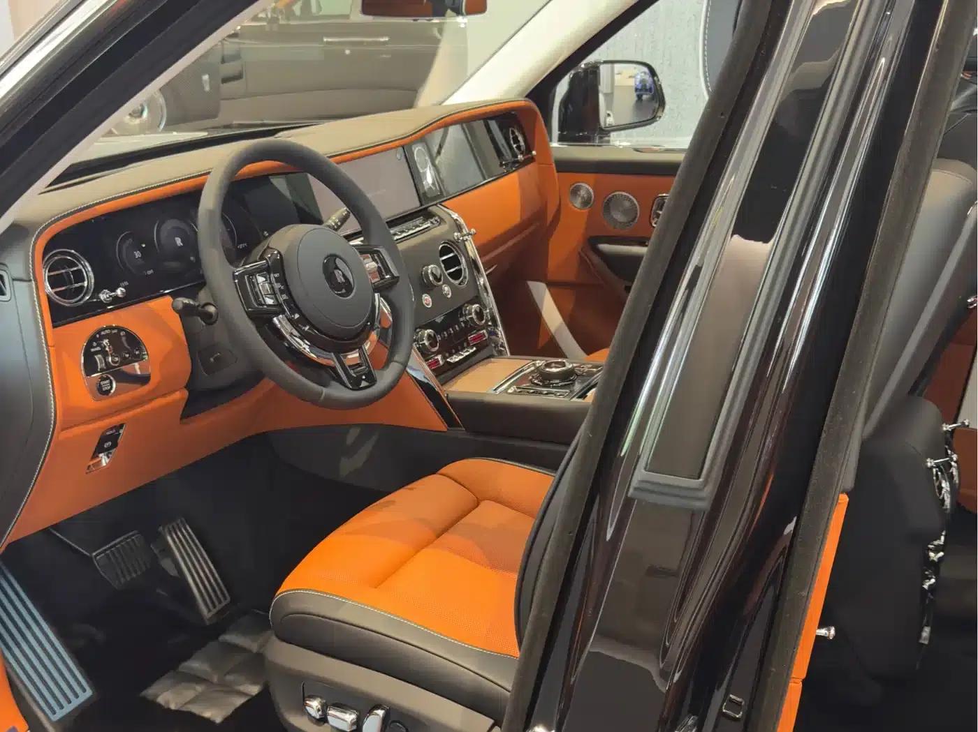 2024 Cullinan, four-seater version — миниатюра 10