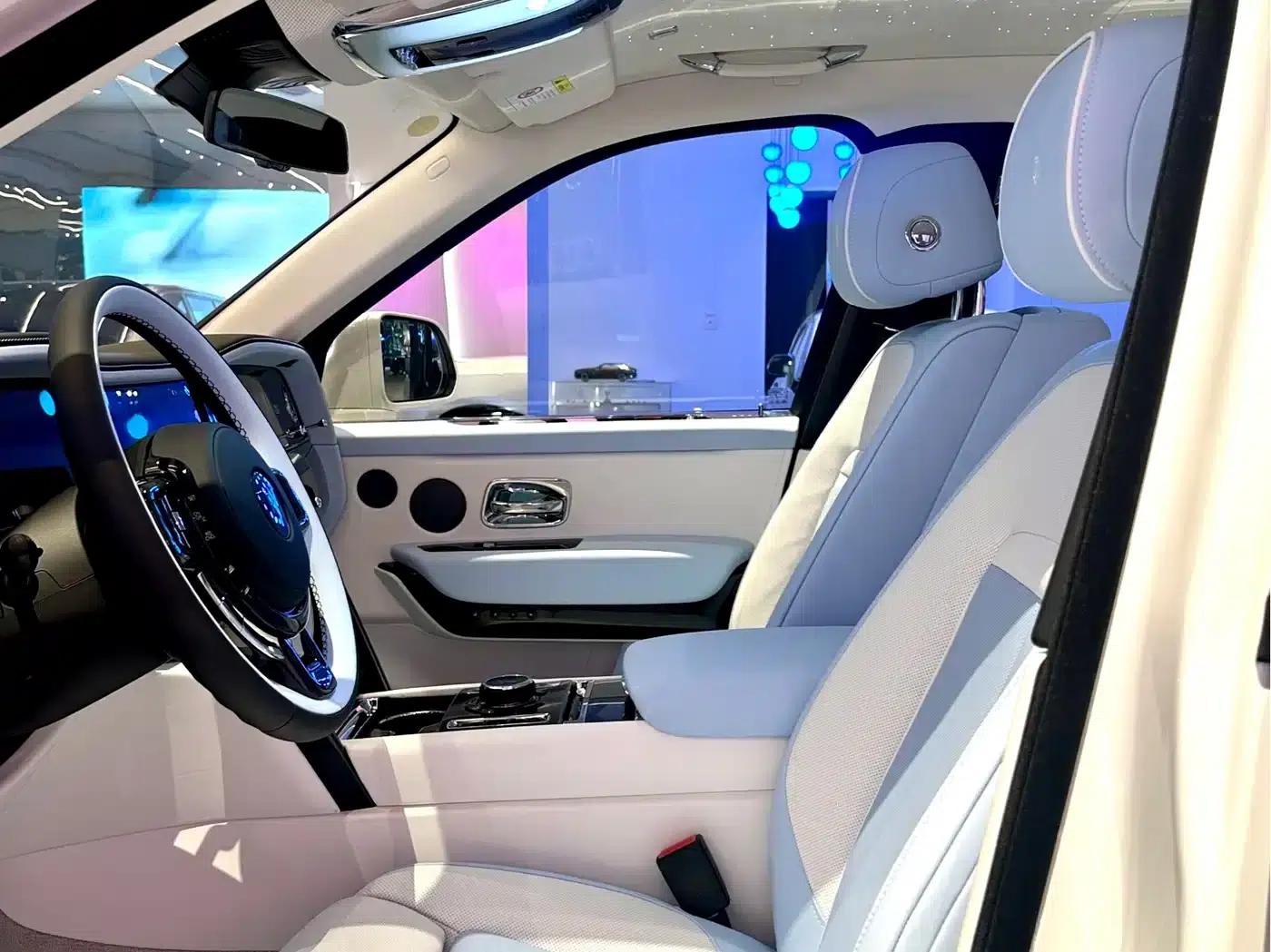 2024 Cullinan Black Badge — миниатюра 3