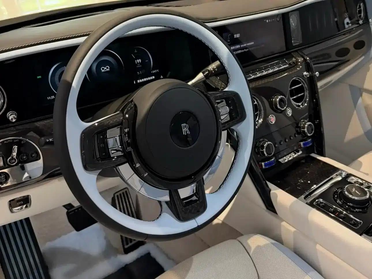 2024 Cullinan Black Badge — миниатюра 7