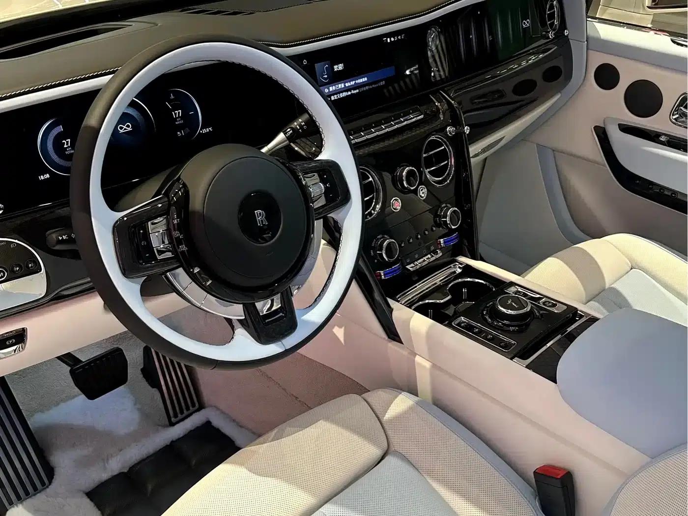 2024 Cullinan Black Badge — миниатюра 9