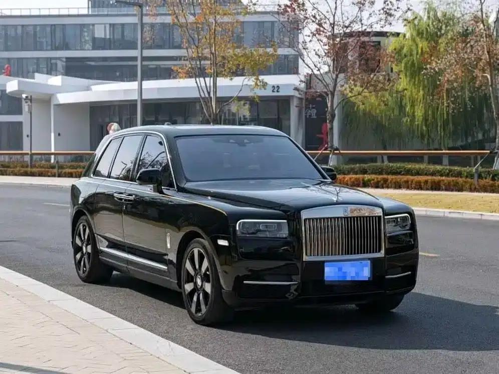 2018 Cullinan, four-seater version — миниатюра 2