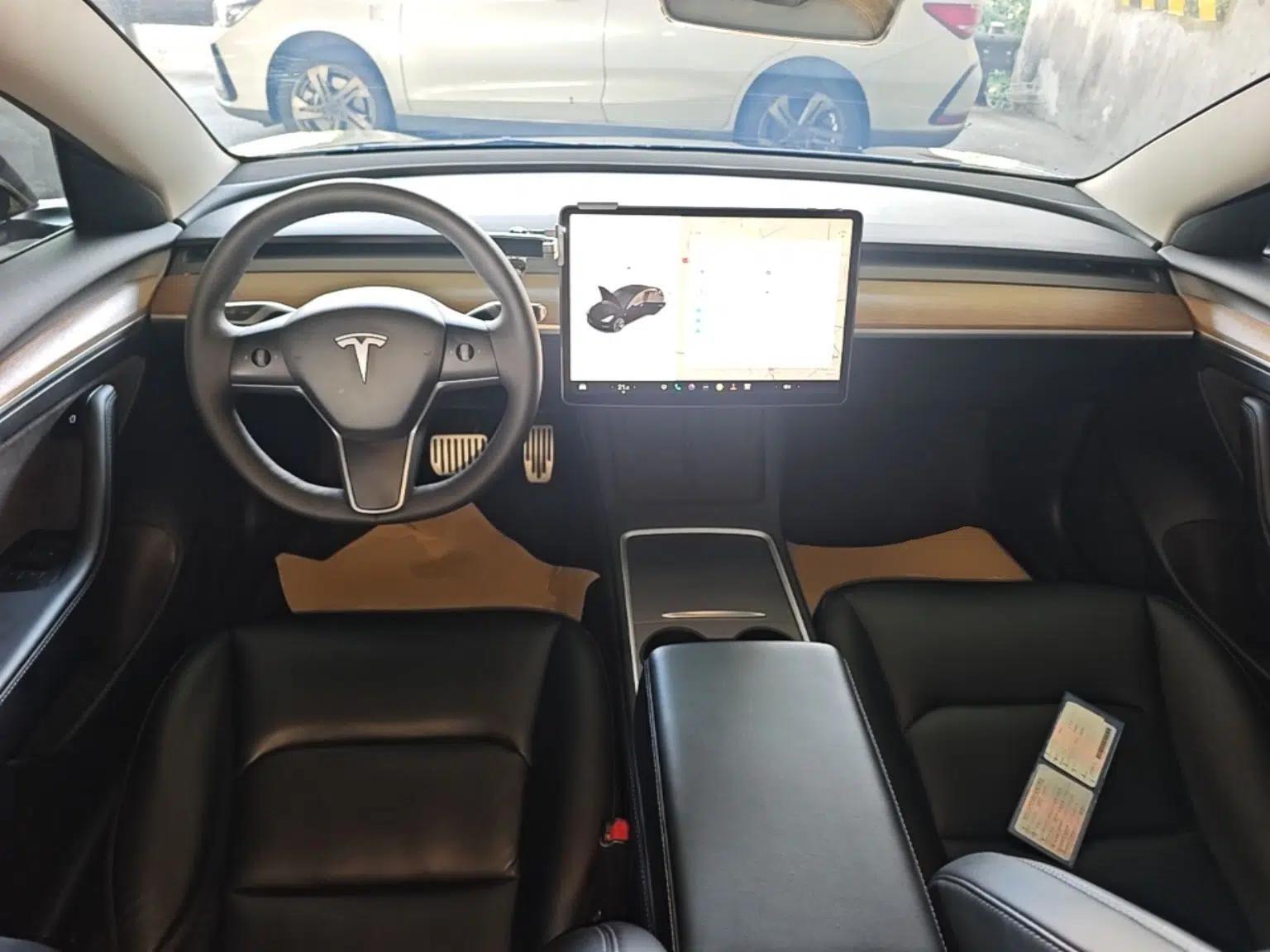 Tesla Model 3 2022 Rear-Wheel-Drive Version — миниатюра 13