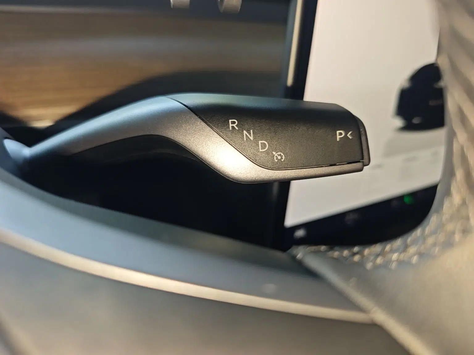 Tesla Model 3 2022 Rear-Wheel-Drive Version — миниатюра 17