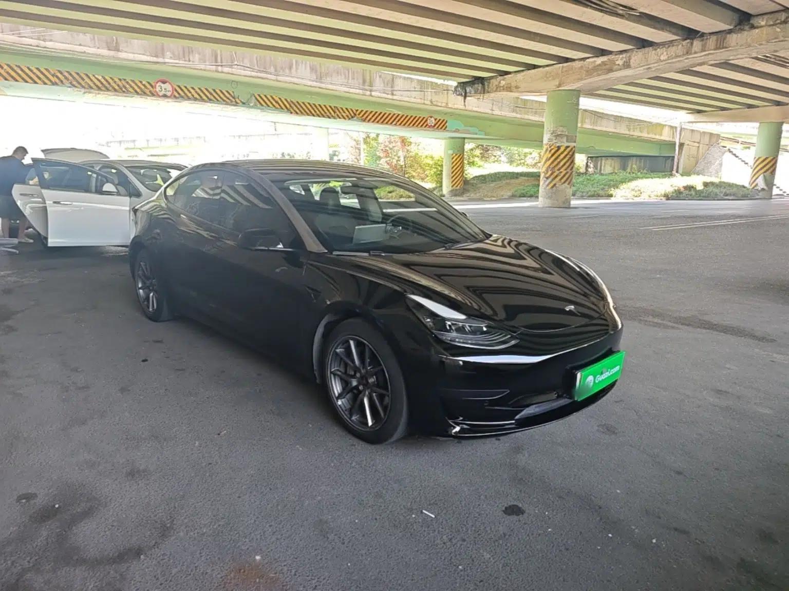Tesla Model 3 2022 Rear-Wheel-Drive Version — миниатюра 3