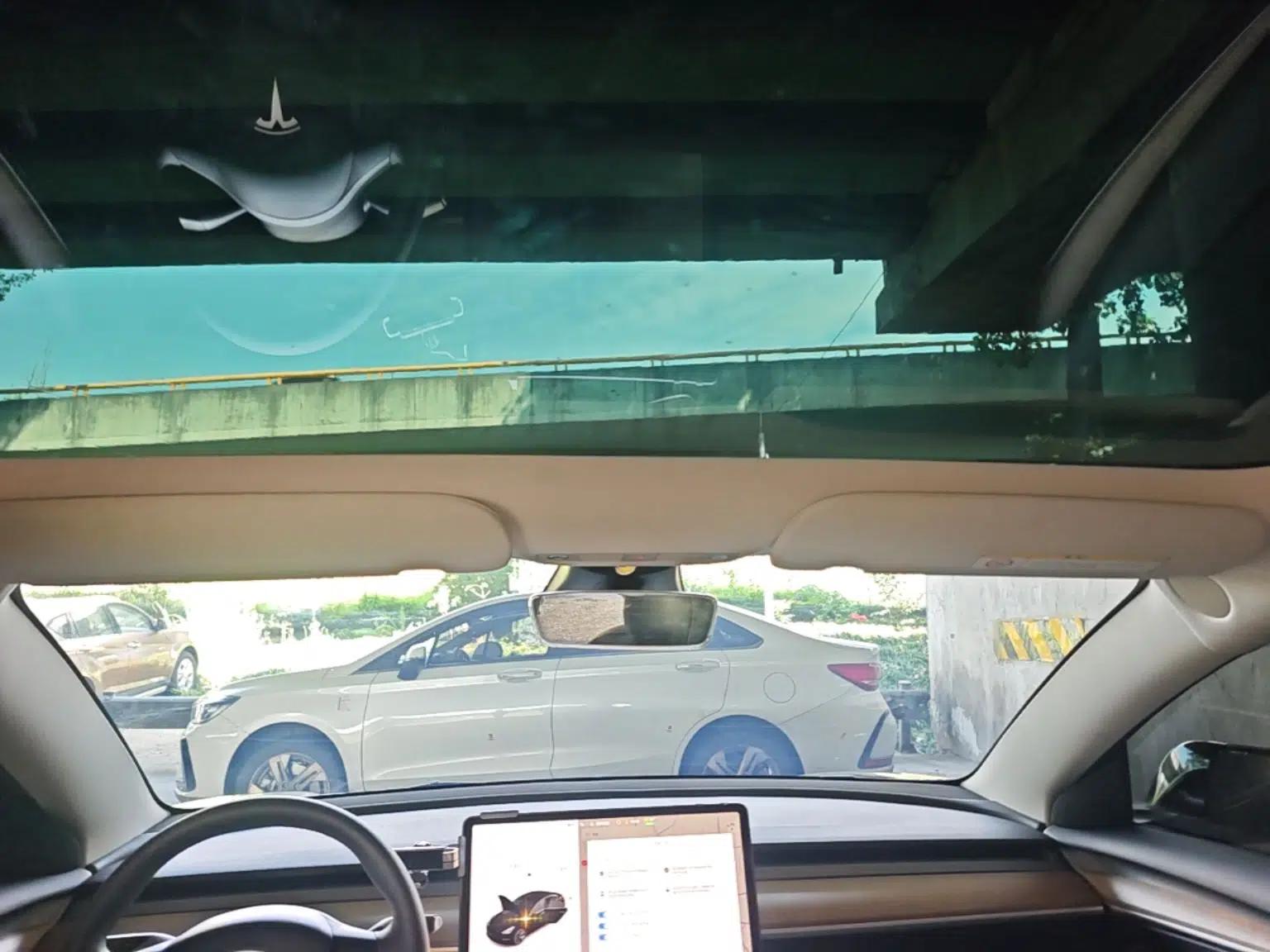 Tesla Model 3 2022 Rear-Wheel-Drive Version — миниатюра 21