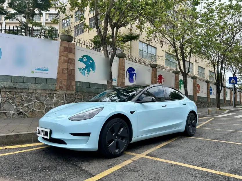 Tesla Model 3 2022 Rear-Wheel-Drive Version — миниатюра 1