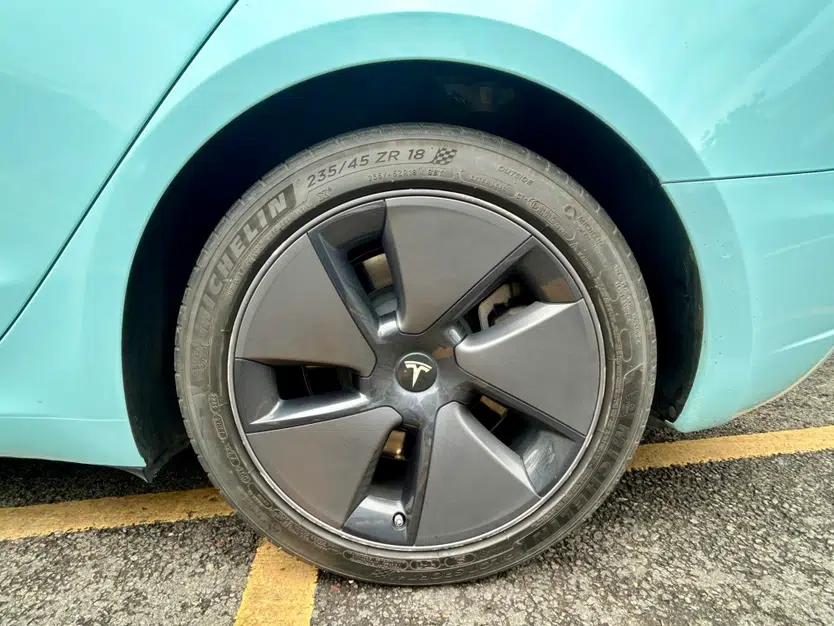 Tesla Model 3 2022 Rear-Wheel-Drive Version — миниатюра 11