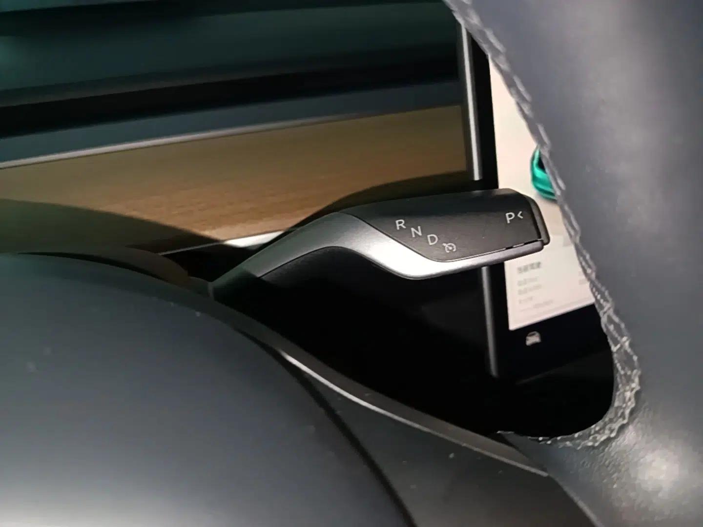 Tesla Model 3 2022 Rear-Wheel-Drive Version — миниатюра 18