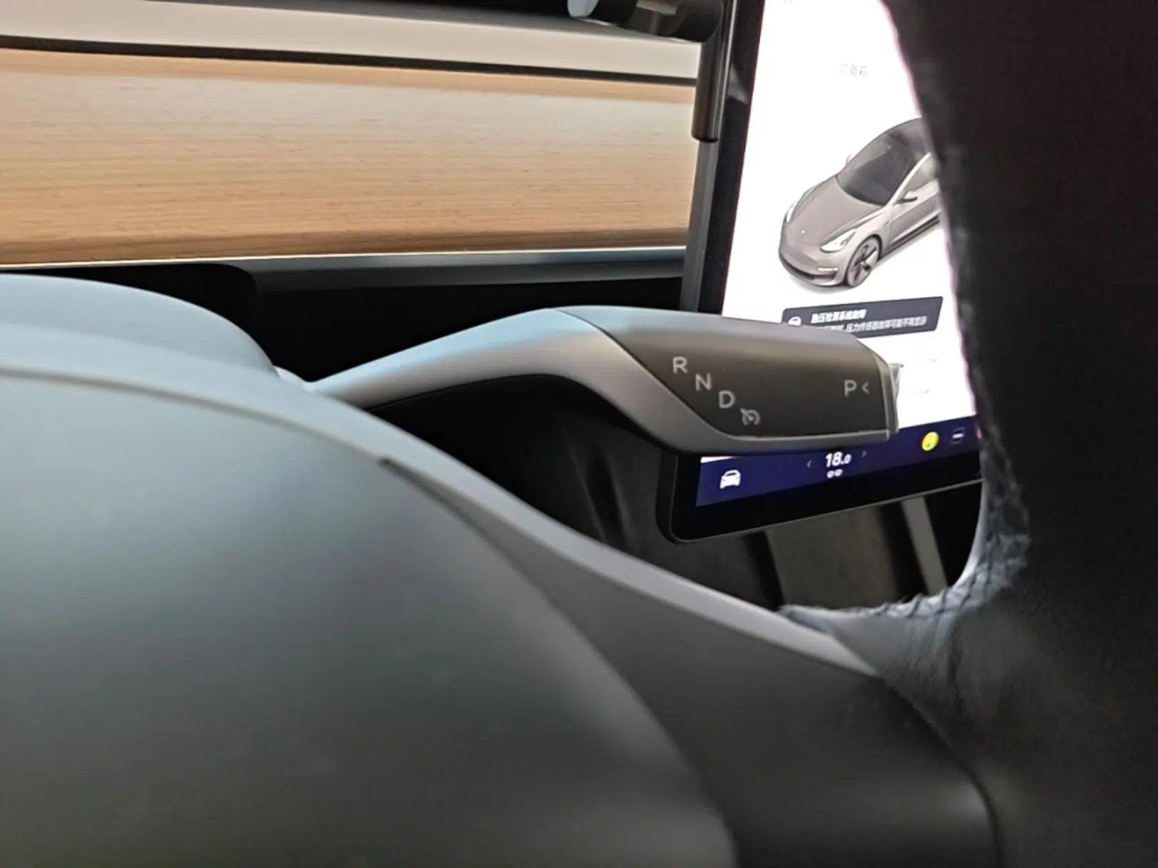 Tesla Model 3 2021 Standard Range Rear-Drive Upgraded Version — миниатюра 17