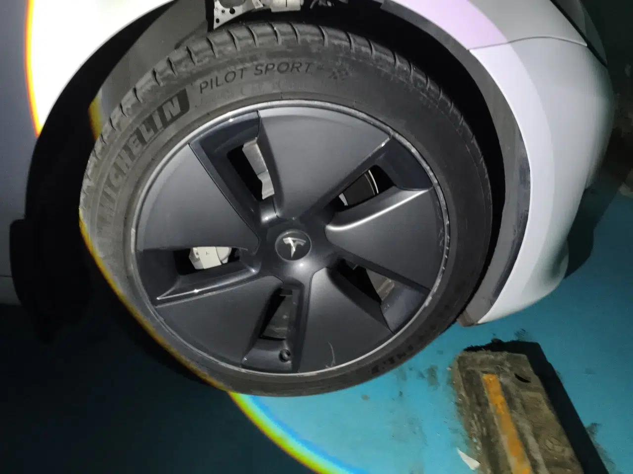 Tesla Model 3 2022 Rear-Wheel-Drive Version — миниатюра 8