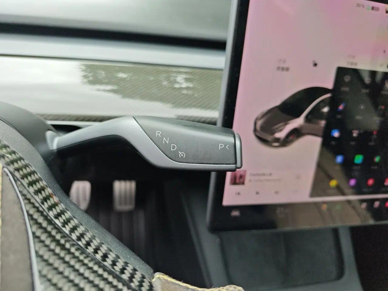 Tesla Model 3 2021 Performance High-Performance All-Wheel-Drive Version 3D6 — миниатюра 15