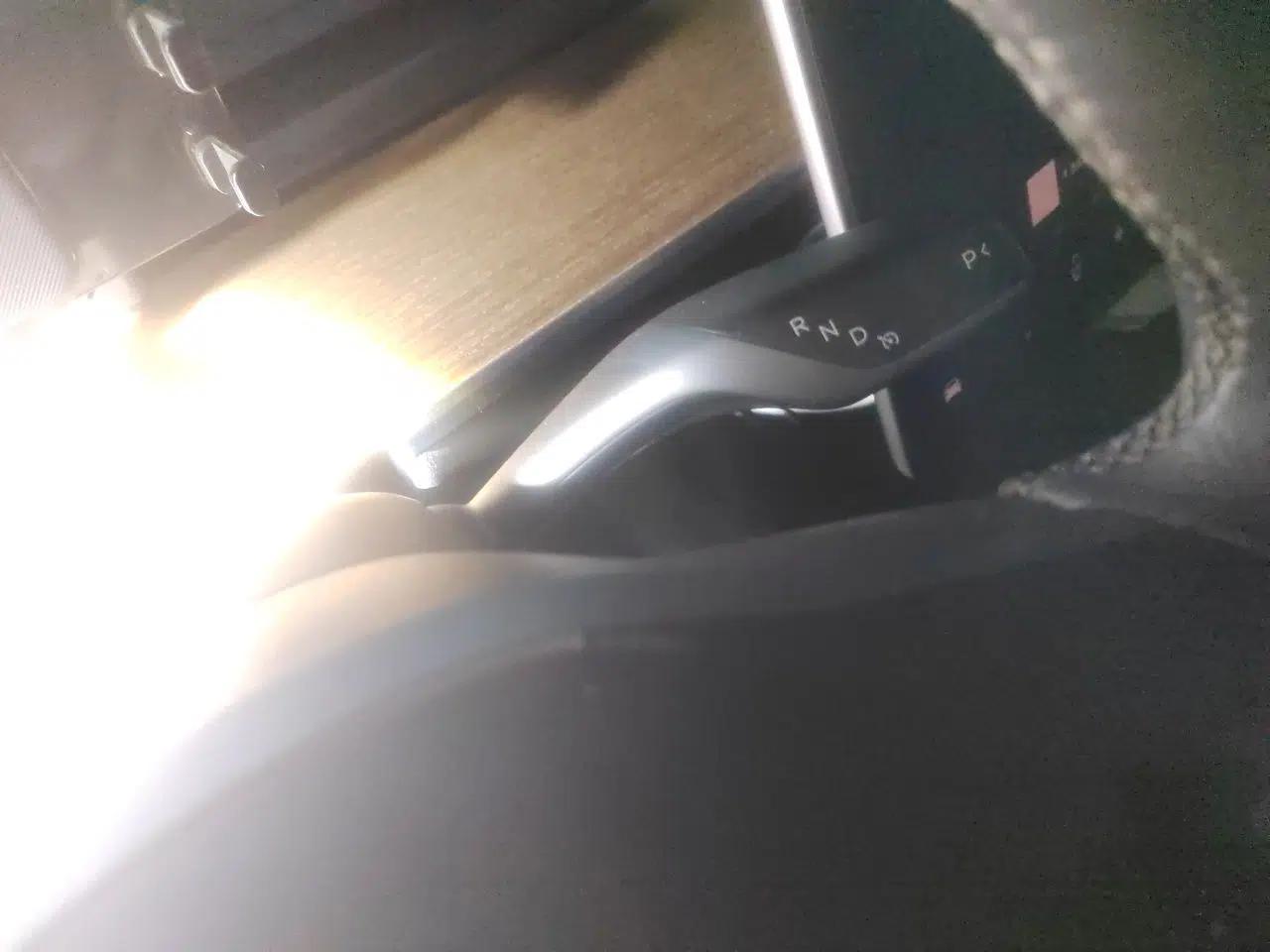 Tesla Model 3 2022 Rear-Wheel-Drive Version — миниатюра 15