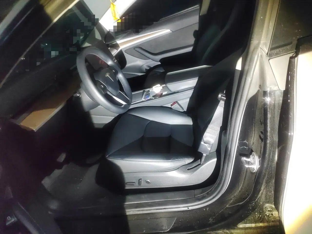 Tesla Model 3 2022 Rear-Wheel-Drive Version — миниатюра 16