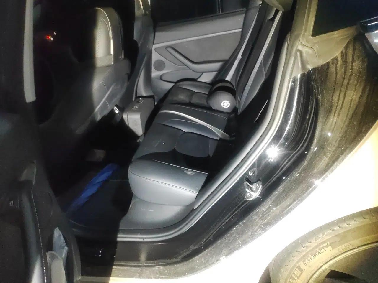 Tesla Model 3 2022 Rear-Wheel-Drive Version — миниатюра 18