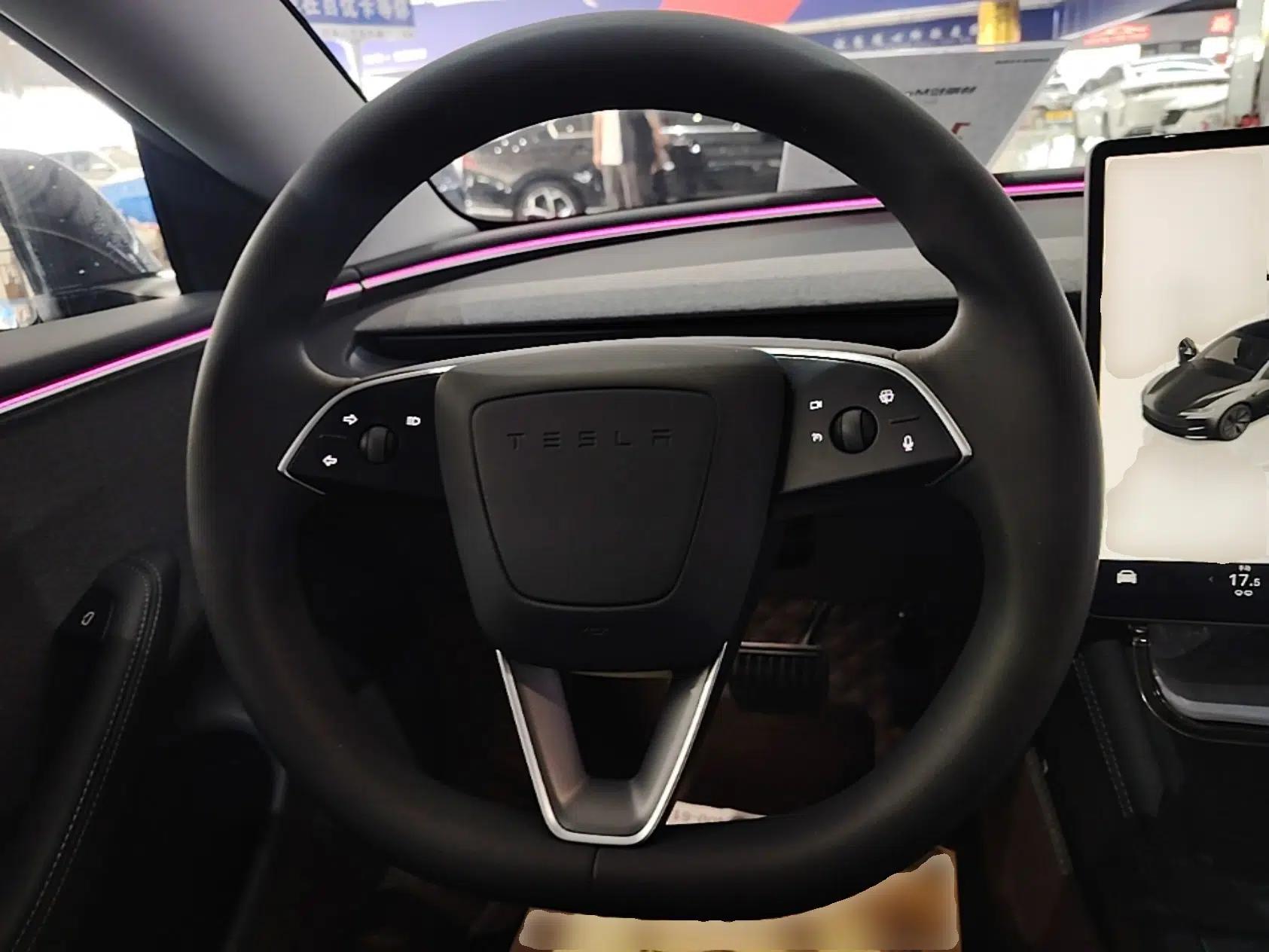 Tesla Model 3 2023 Rear-Wheel-Drive Version — миниатюра 14