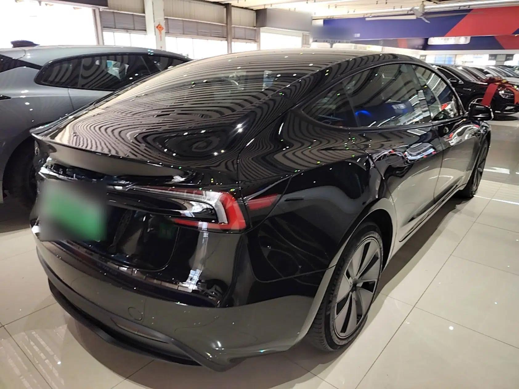 Tesla Model 3 2023 Rear-Wheel-Drive Version — миниатюра 6