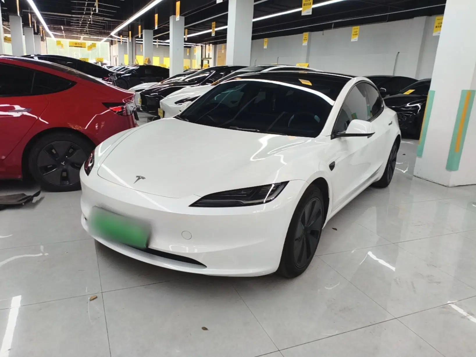Tesla Model 3 2023 Rear-Wheel-Drive Version — миниатюра 1