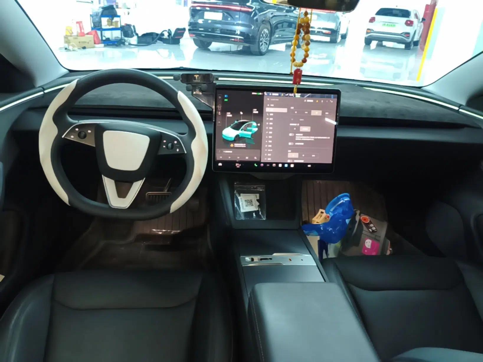 Tesla Model 3 2023 Rear-Wheel-Drive Version — миниатюра 13