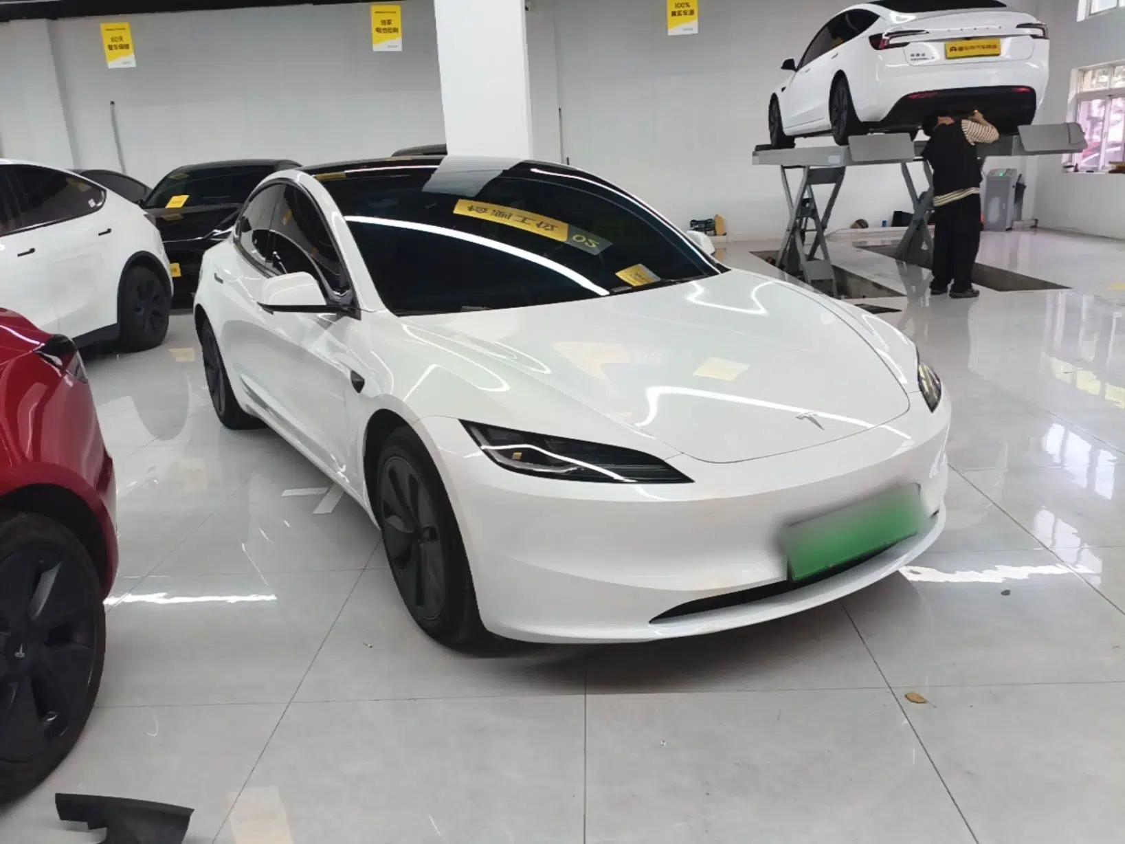 Tesla Model 3 2023 Rear-Wheel-Drive Version — миниатюра 3