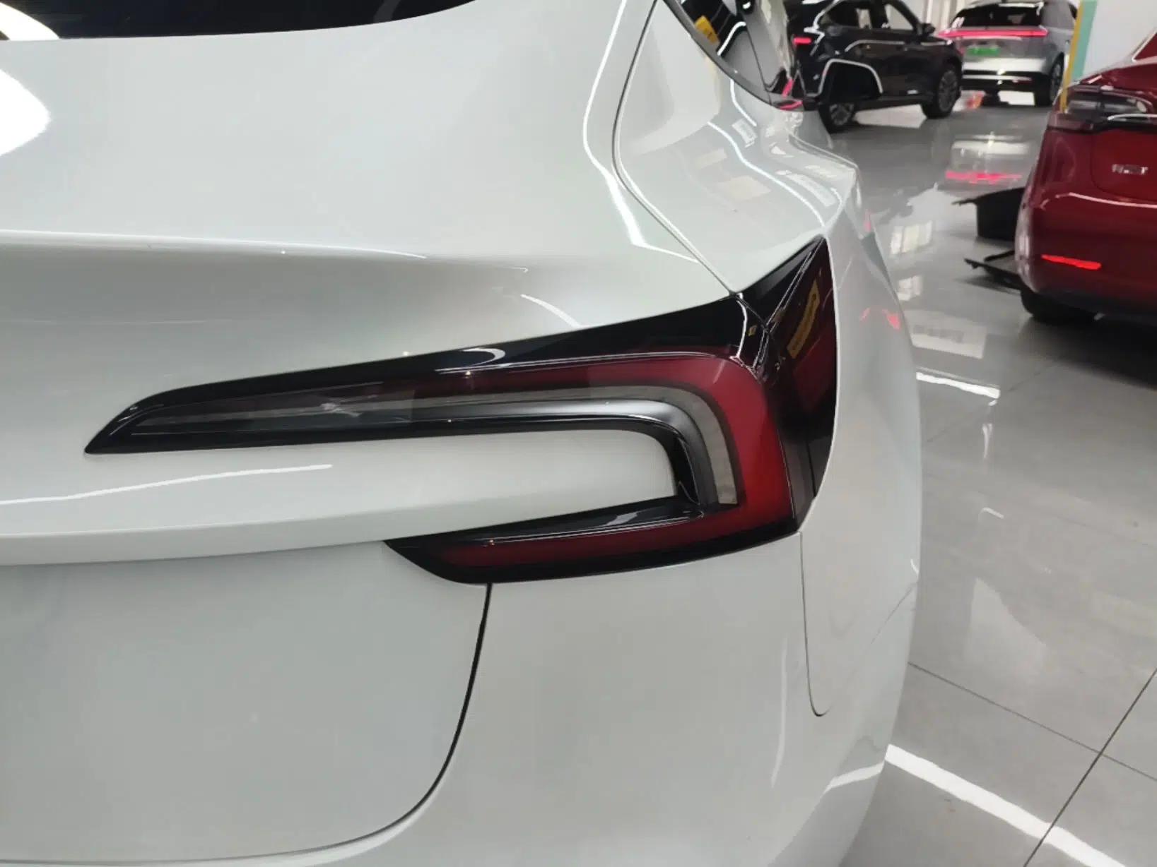 Tesla Model 3 2023 Rear-Wheel-Drive Version — миниатюра 7