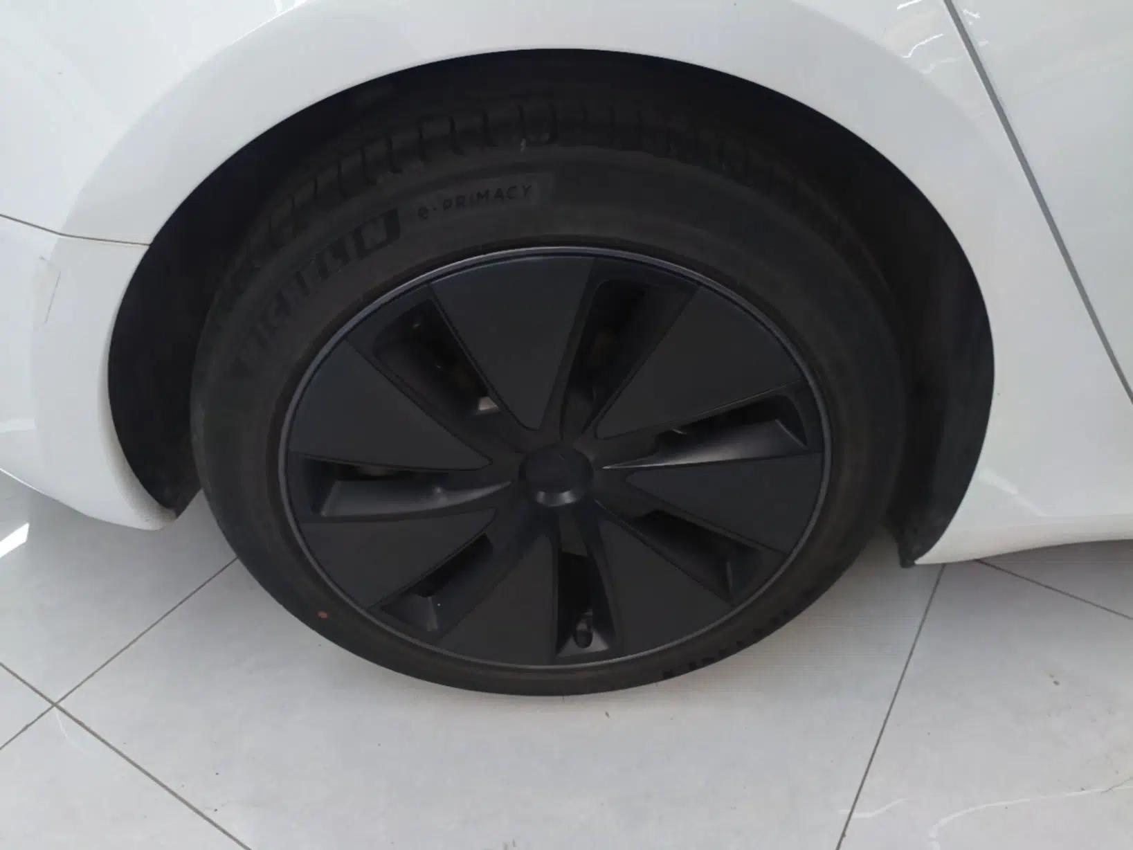 Tesla Model 3 2023 Rear-Wheel-Drive Version — миниатюра 10