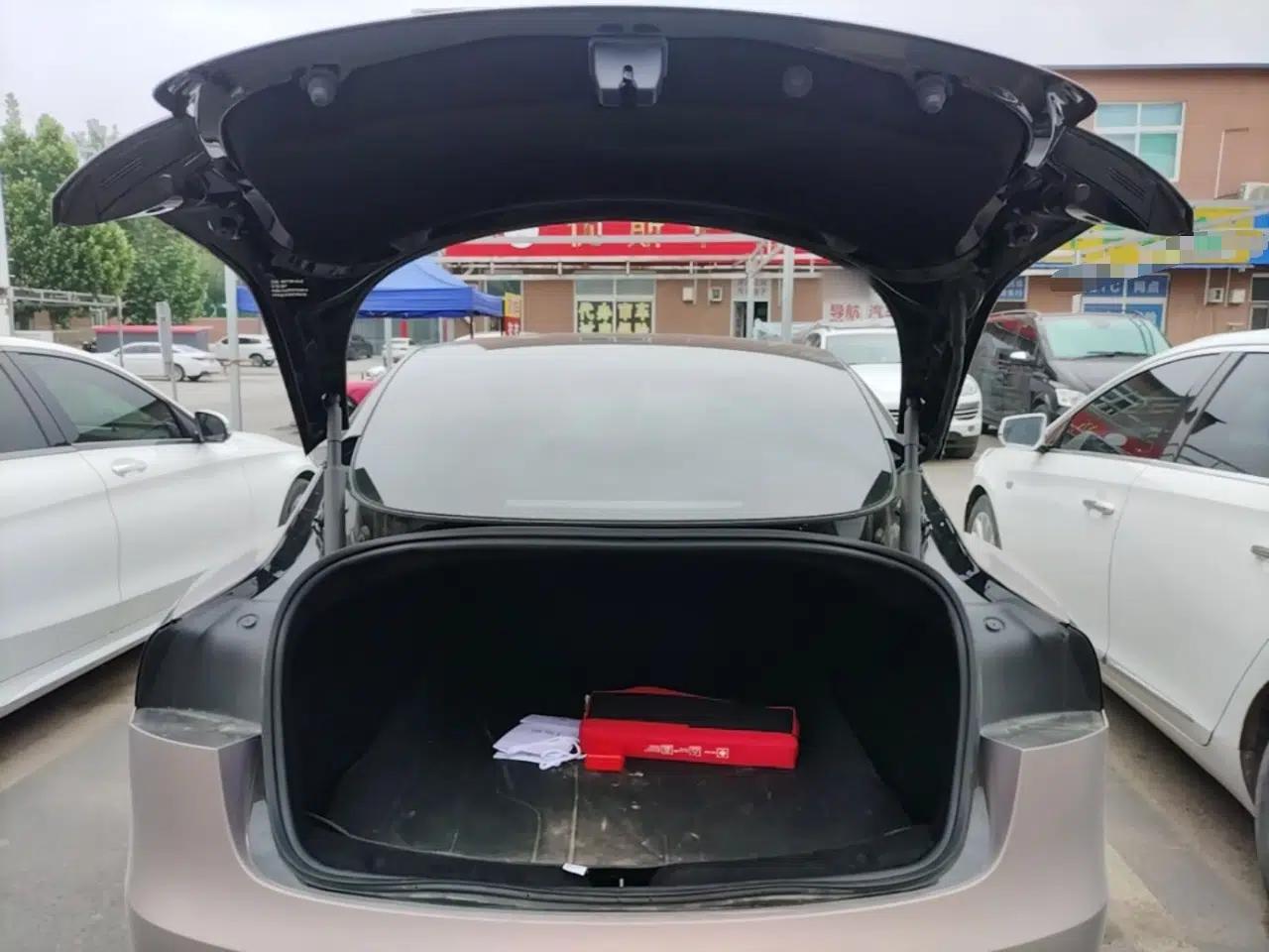 Tesla Model 3 2025 Rear-Wheel-Drive Version — миниатюра 22