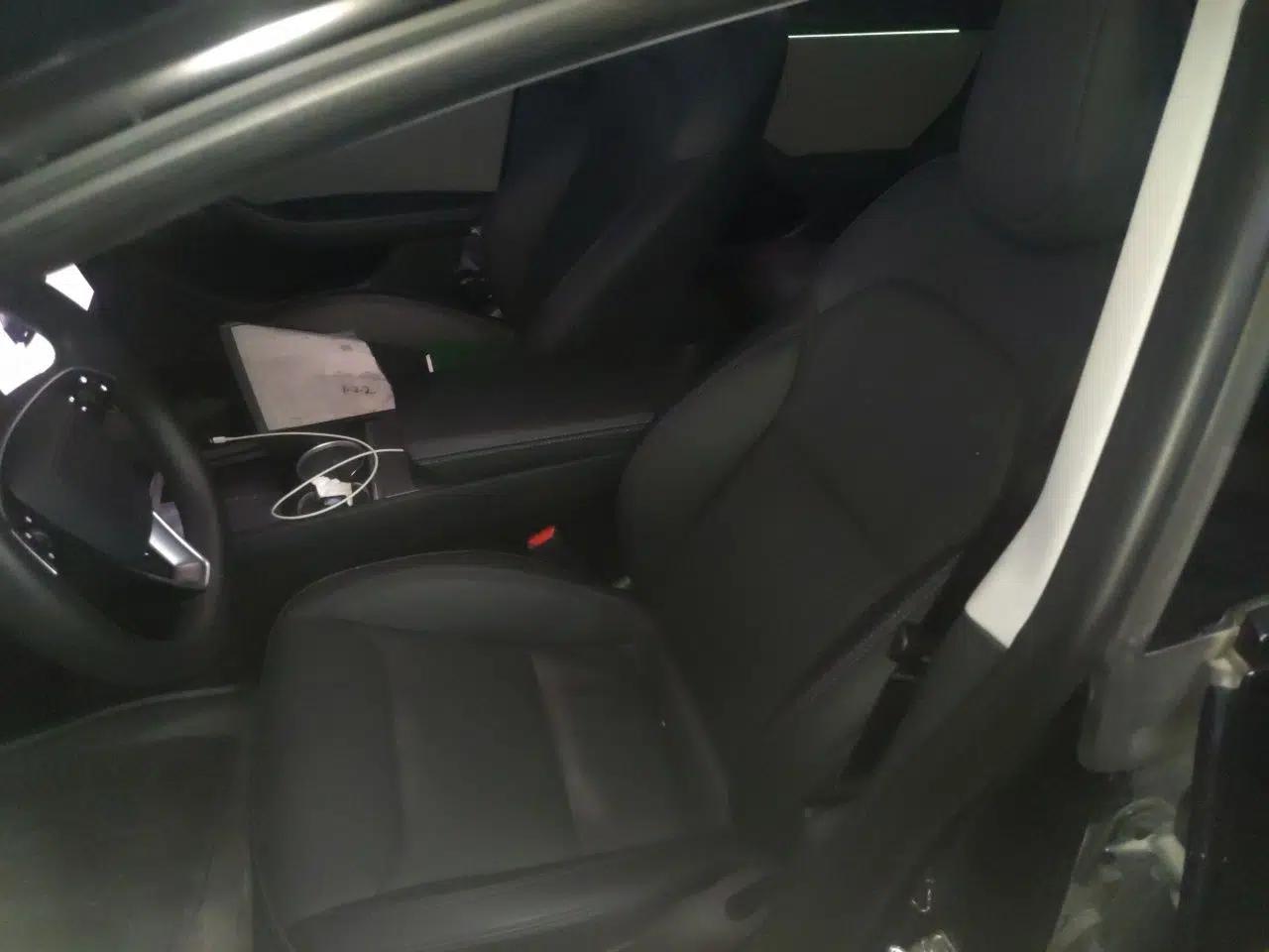Tesla Model 3 2023 Rear-Wheel-Drive Version — миниатюра 16