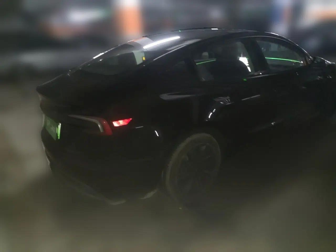 Tesla Model 3 2023 Rear-Wheel-Drive Version — миниатюра 6