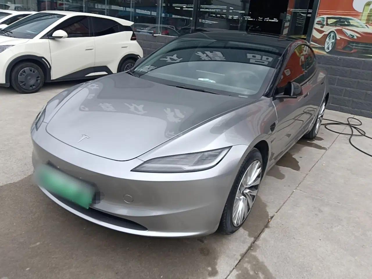 Tesla Model 3 2023 Rear-Wheel-Drive Version — миниатюра 1