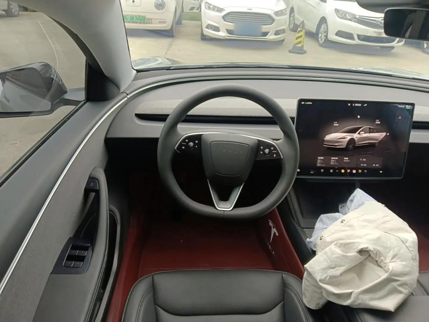 Tesla Model 3 2023 Rear-Wheel-Drive Version — миниатюра 14