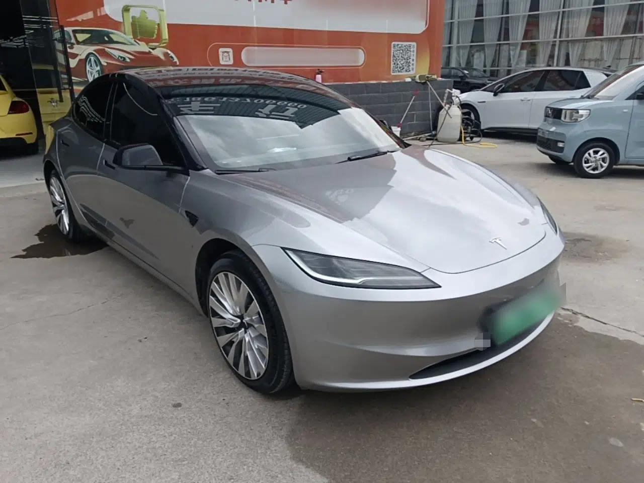 Tesla Model 3 2023 Rear-Wheel-Drive Version — миниатюра 3