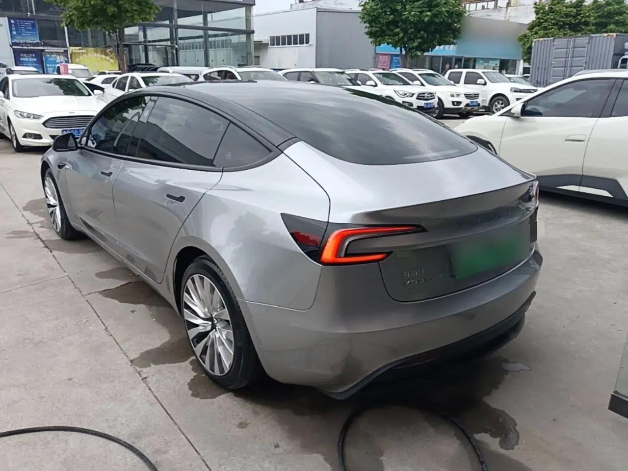 Tesla Model 3 2023 Rear-Wheel-Drive Version — миниатюра 4