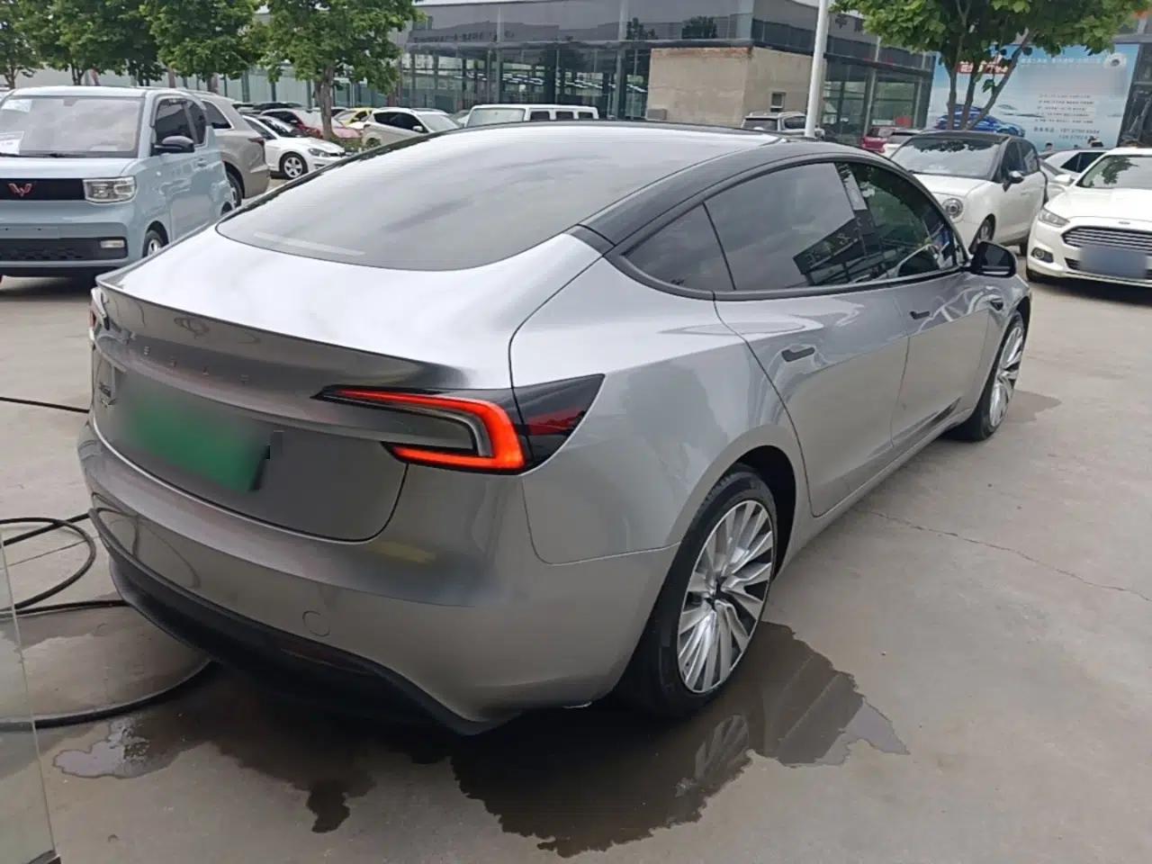 Tesla Model 3 2023 Rear-Wheel-Drive Version — миниатюра 6