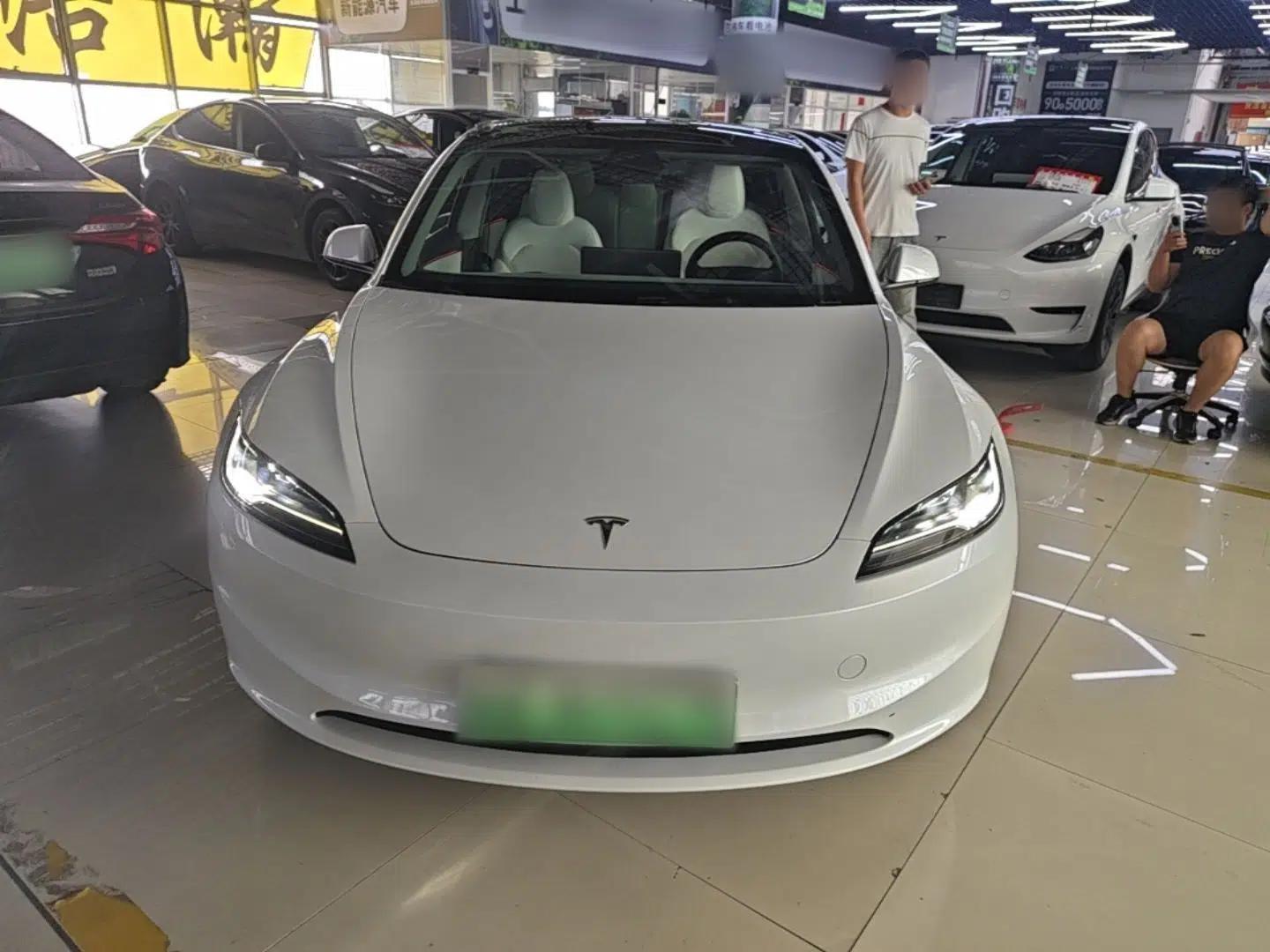 Tesla Model 3 2023 Rear-Wheel-Drive Version — миниатюра 2