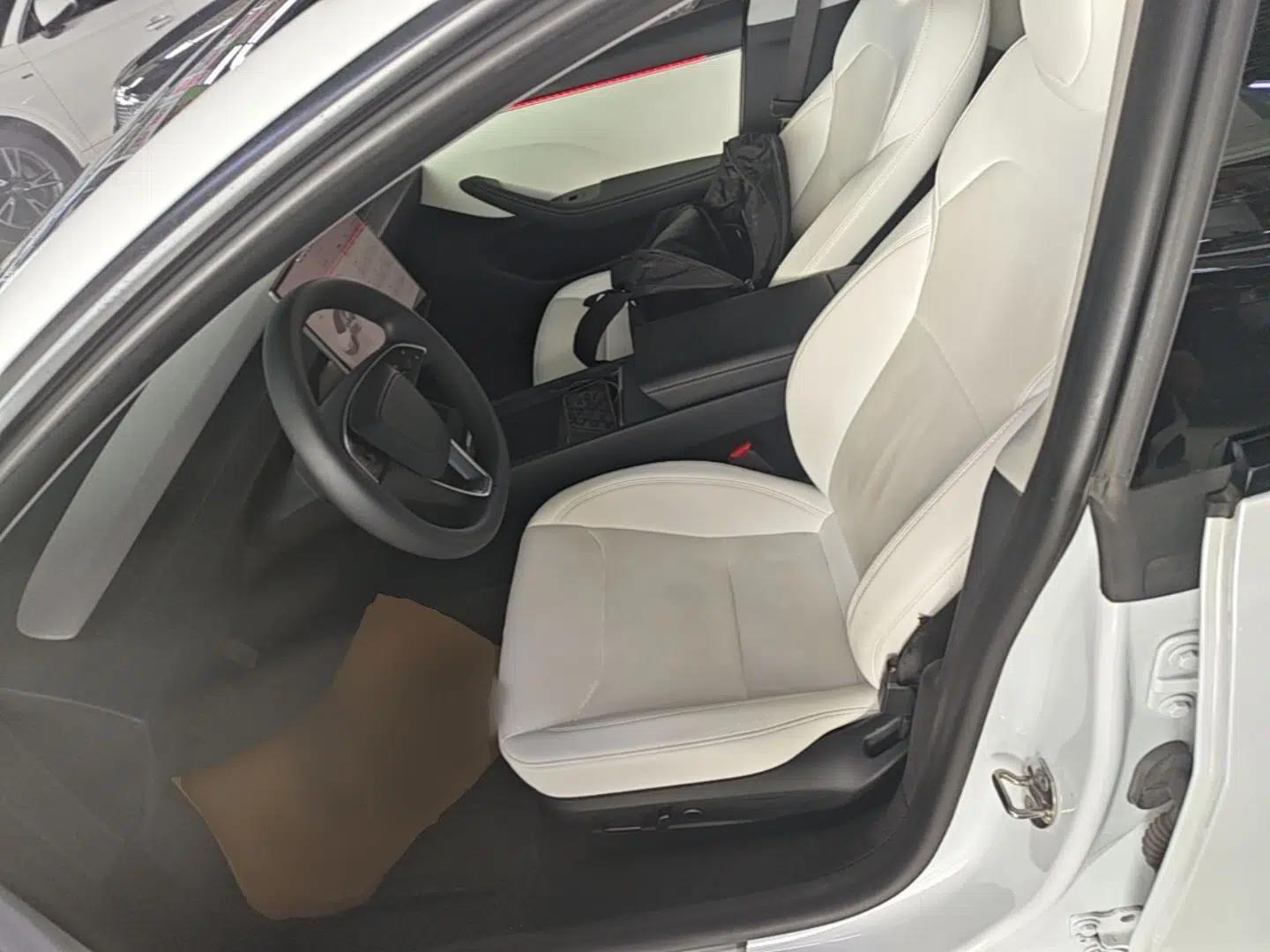 Tesla Model 3 2023 Rear-Wheel-Drive Version — миниатюра 18