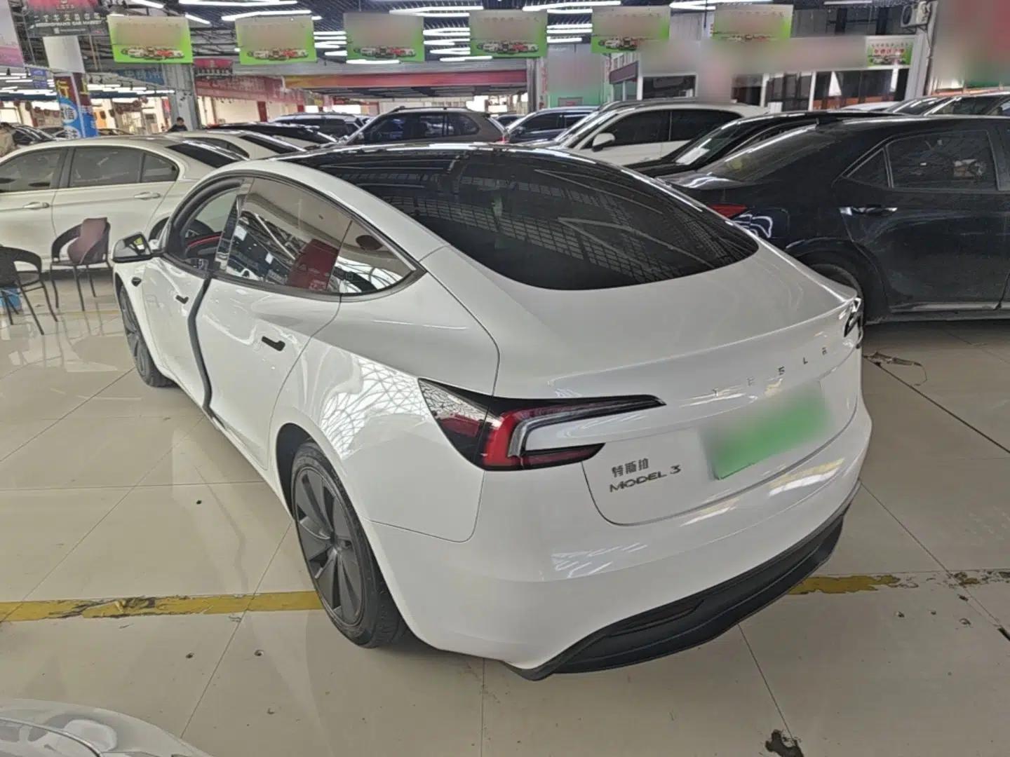 Tesla Model 3 2023 Rear-Wheel-Drive Version — миниатюра 4