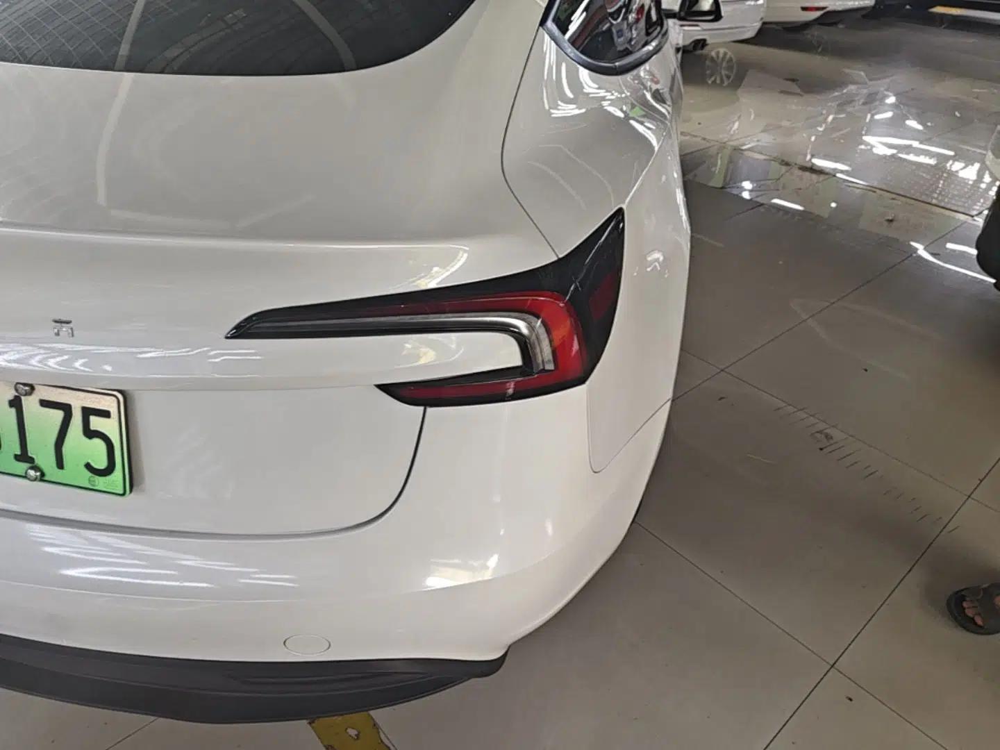 Tesla Model 3 2023 Rear-Wheel-Drive Version — миниатюра 7