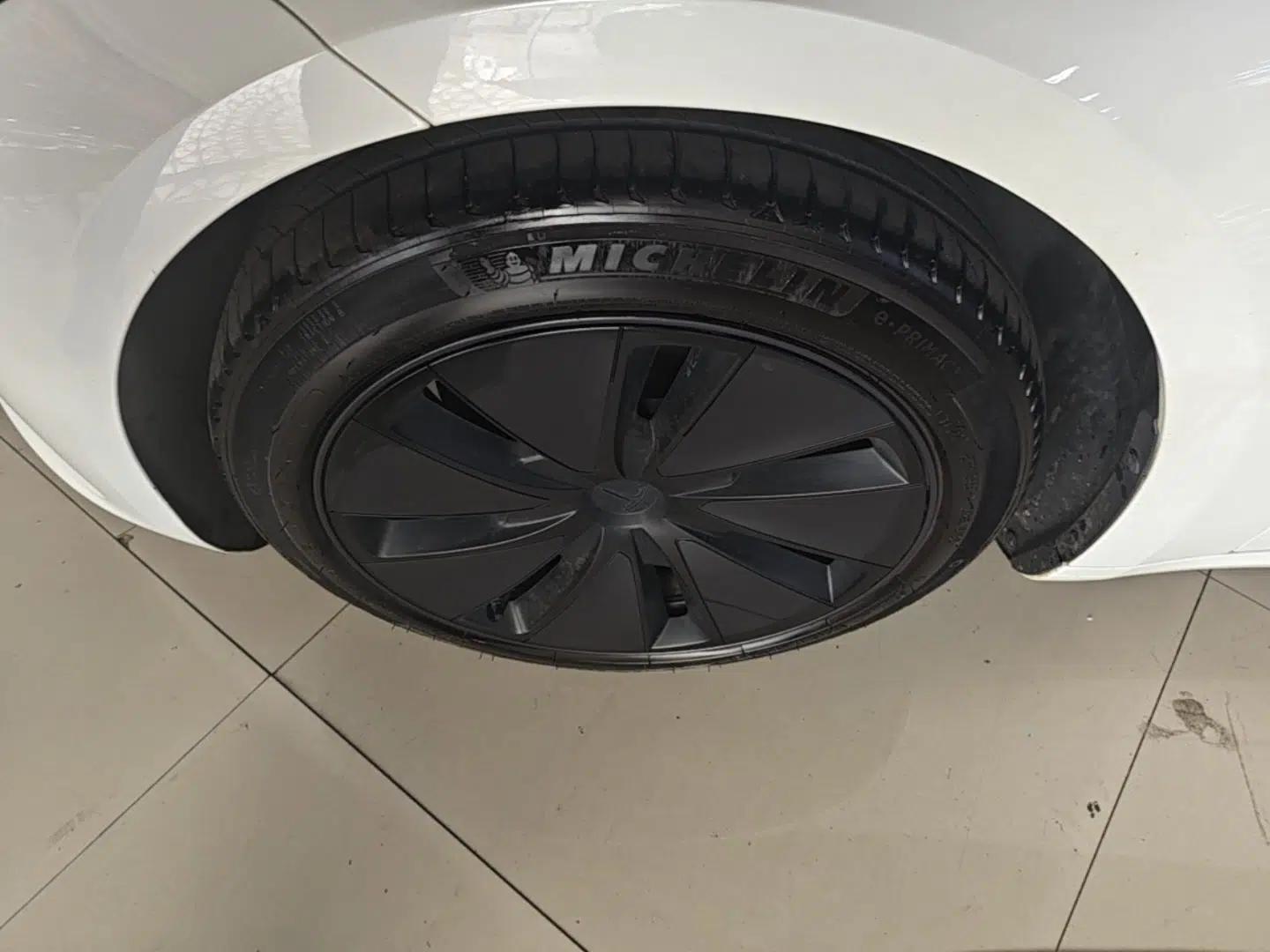 Tesla Model 3 2023 Rear-Wheel-Drive Version — миниатюра 8