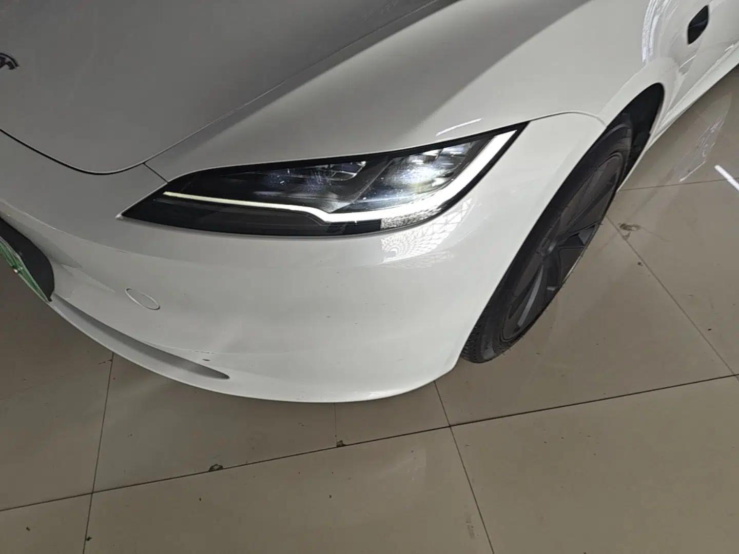 Tesla Model 3 2023 Rear-Wheel-Drive Version — миниатюра 9