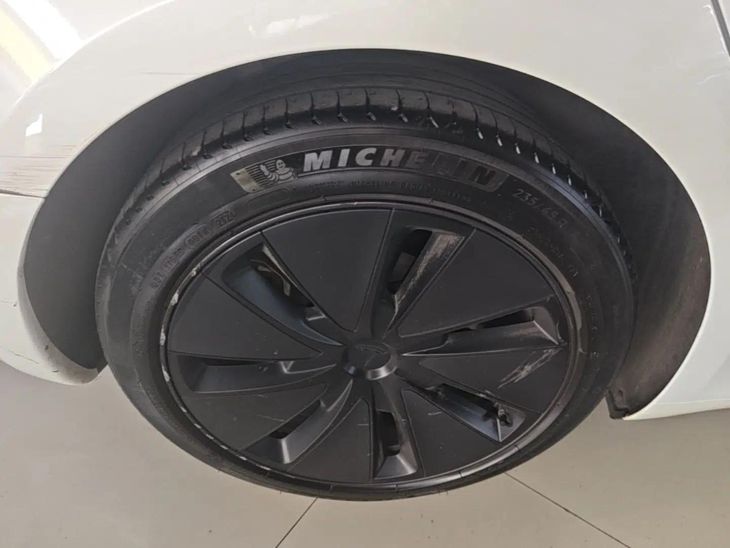 Tesla Model 3 2023 Rear-Wheel-Drive Version — миниатюра 10