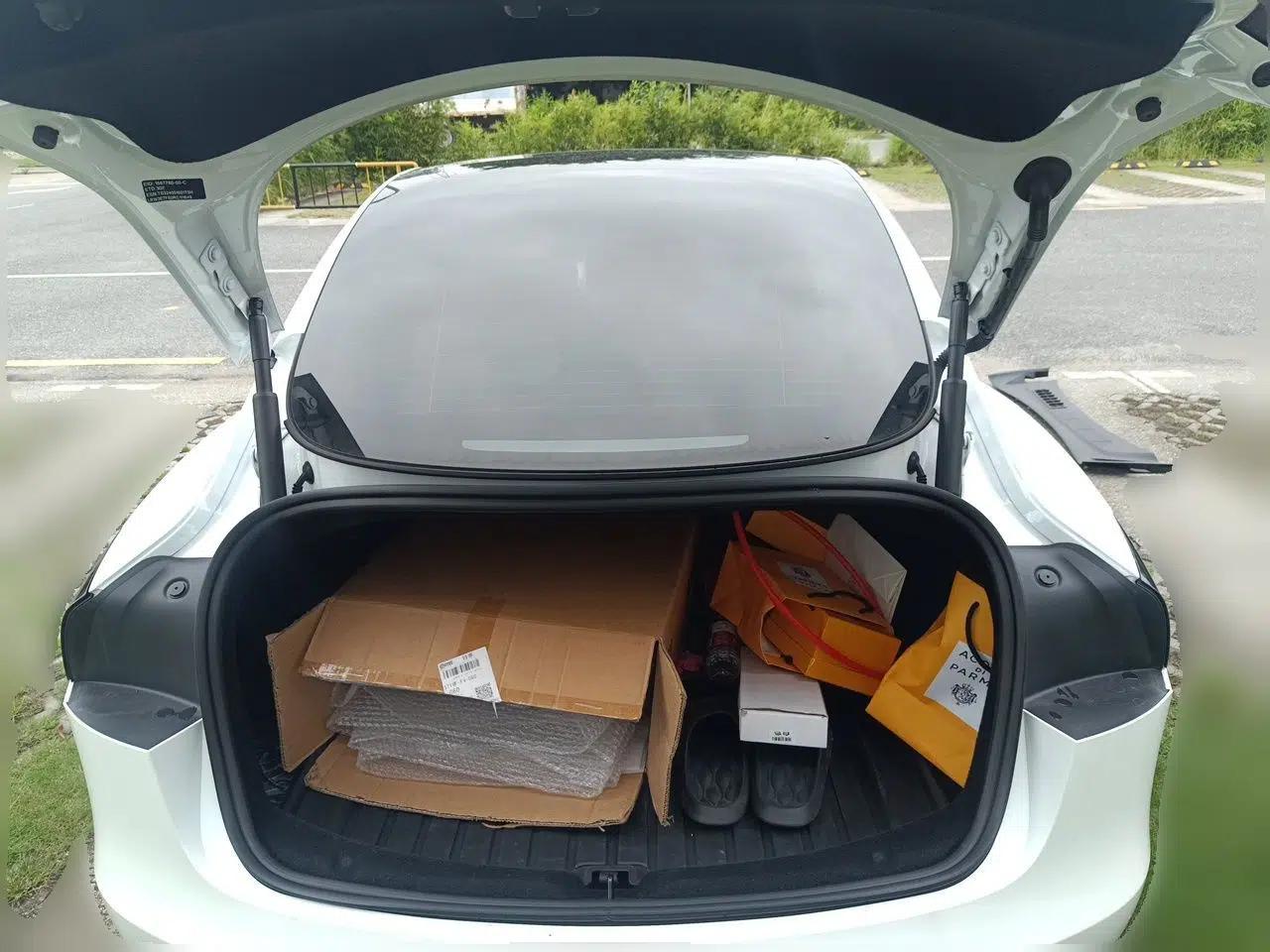 Tesla Model 3 2023 Rear-Wheel-Drive Version — миниатюра 20