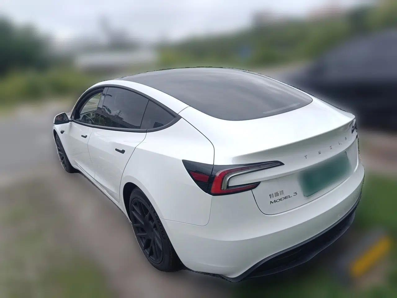 Tesla Model 3 2023 Rear-Wheel-Drive Version — миниатюра 4