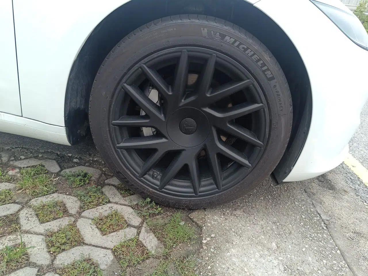 Tesla Model 3 2023 Rear-Wheel-Drive Version — миниатюра 8
