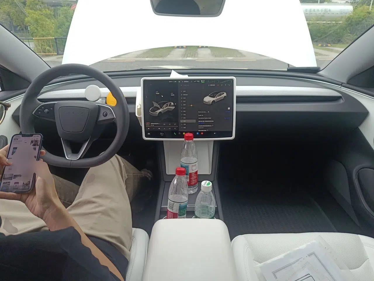 Tesla Model 3 2023 Rear-Wheel-Drive Version — миниатюра 10